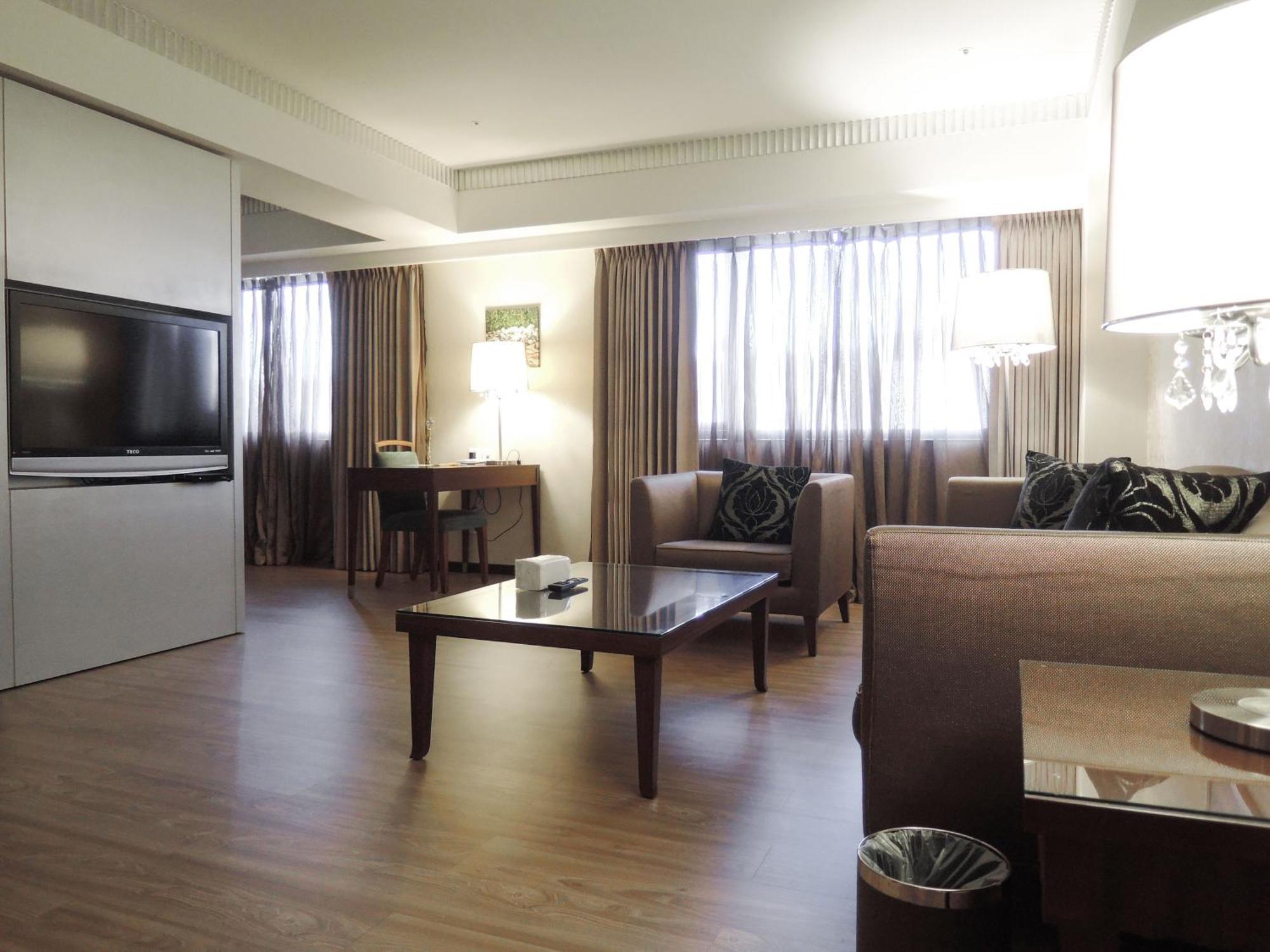Check Inn Taipei Neihu Exterior photo